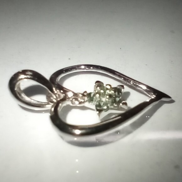 REDUCED! 14Kt White Gold Green Diamond Star-Heart Pendant - Picture 4 of 5